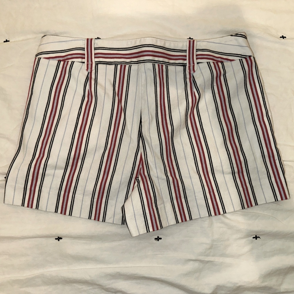 LOFT SHORTS SIZE 8 MID RISE
